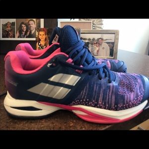 Tennis court shoes banalot